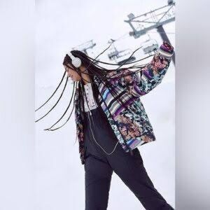 FP Movement (bunny slope Printed Puffer)
Jacket Size M NWT